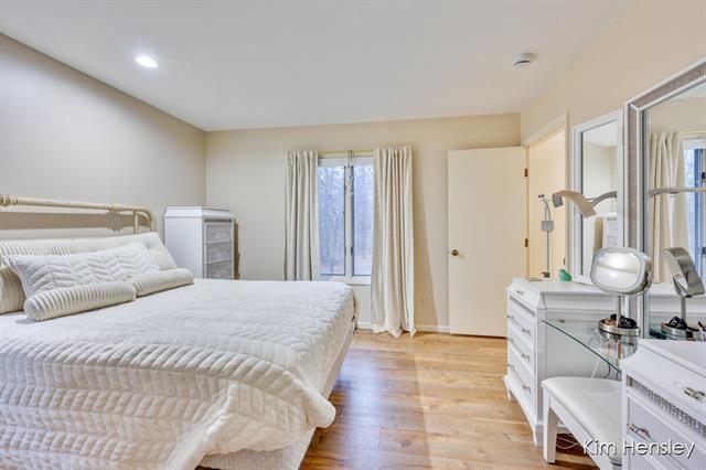 Builiding view twenty two for 4736 Burton, Grand Rapids, MI. 49546