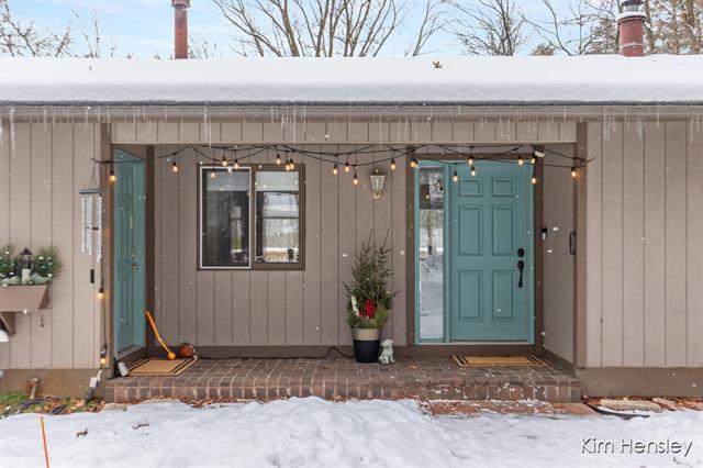 Builiding view two for 4736 Burton, Grand Rapids, MI. 49546