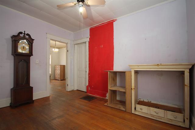 Builiding view eleven for 114 Park, Vicksburg, MI. 49097