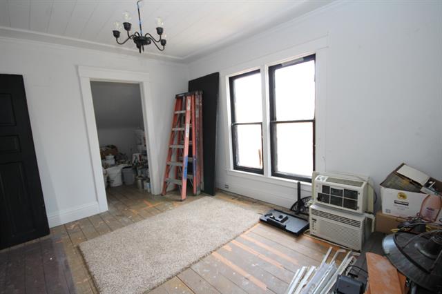 Builiding view fourteen for 114 Park, Vicksburg, MI. 49097