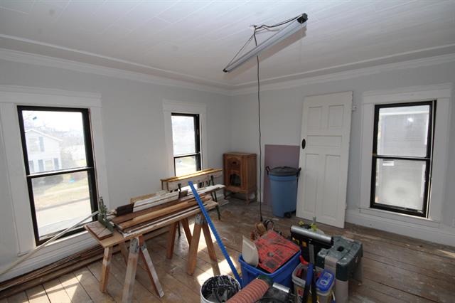 Builiding view thirteen for 114 Park, Vicksburg, MI. 49097