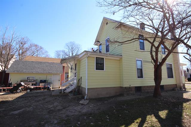 Builiding view three for 114 Park, Vicksburg, MI. 49097