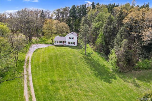 front view for 2300 Old Plank Rd, Milford, Mi. 48381