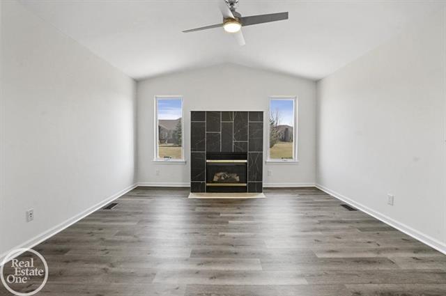 Builiding view four for 30601 Victoria, New Baltimore, MI. 48051