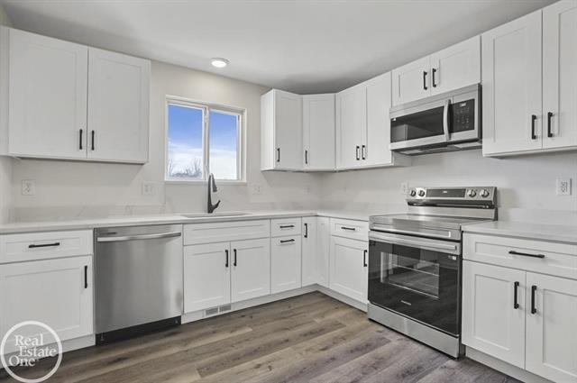 Builiding view six for 30601 Victoria, New Baltimore, MI. 48051