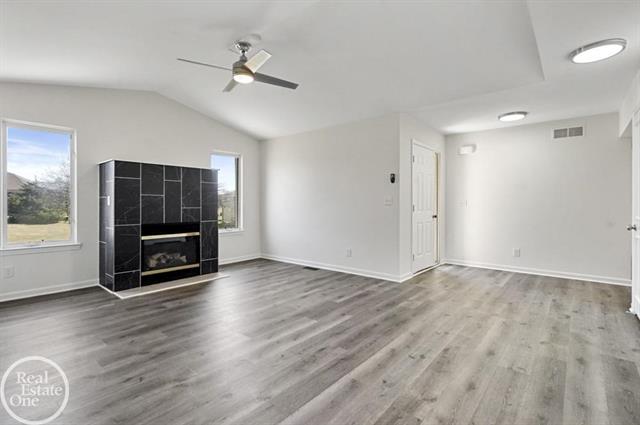 Builiding view three for 30601 Victoria, New Baltimore, MI. 48051