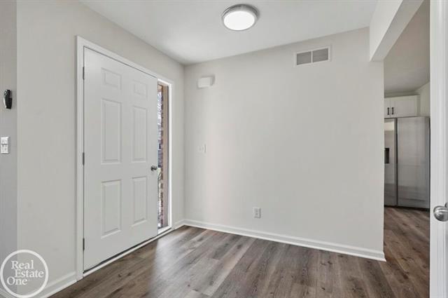 Builiding view two for 30601 Victoria, New Baltimore, MI. 48051