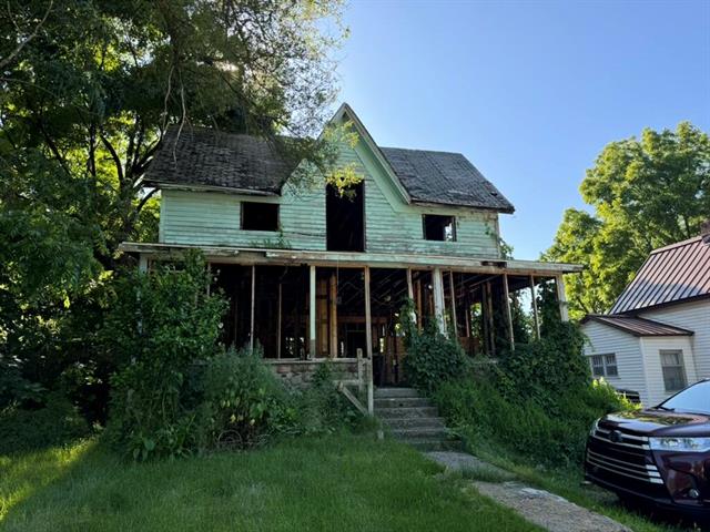 front view for 919 S Lafayette Street, Greenville, Mi. 48838