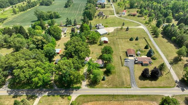 Builiding view forty seven for 2745 Carleton, Adrian, MI. 49221