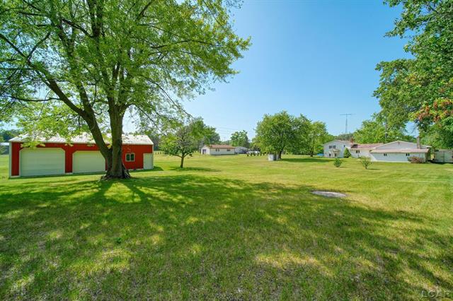 Builiding view forty for 2745 Carleton, Adrian, MI. 49221