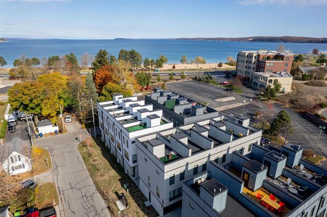 Builiding view thirty nine for 208 Gillis, Traverse City, MI. 49684