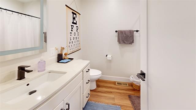 Builiding view thirty for 208 Gillis, Traverse City, MI. 49684