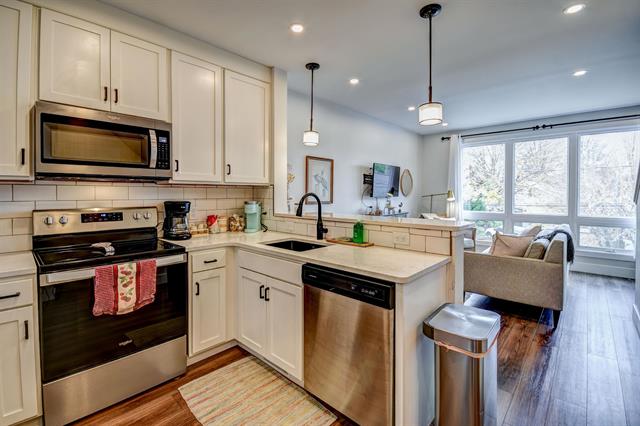 Builiding view twenty for 208 Gillis, Traverse City, MI. 49684