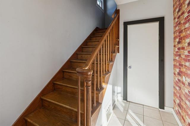 Builiding view eighteen for 418 Woodworth, Alma, MI. 48801