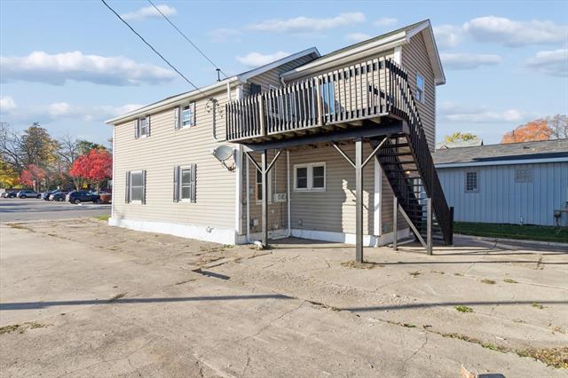 Builiding view forty four for 418 Woodworth, Alma, MI. 48801