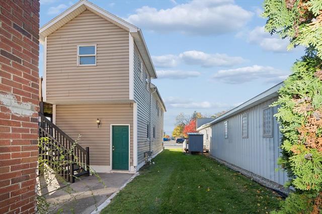 Builiding view forty seven for 418 Woodworth, Alma, MI. 48801