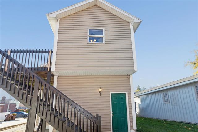 Builiding view forty six for 418 Woodworth, Alma, MI. 48801