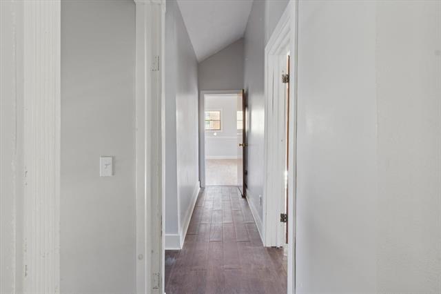 Builiding view nineteen for 418 Woodworth, Alma, MI. 48801