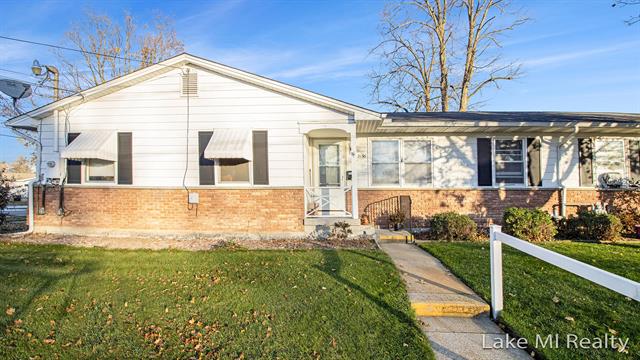 Builiding view nine for 2130 Banner, Wyoming, MI. 49509