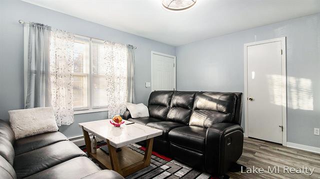 Builiding view one for 2130 Banner, Wyoming, MI. 49509