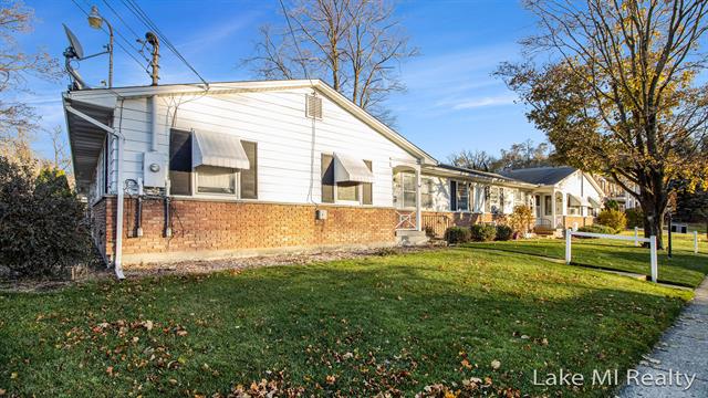 Builiding view ten for 2130 Banner, Wyoming, MI. 49509