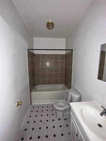 Builiding view nine for 1450 Hamilton, Grand Rapids, MI. 49504