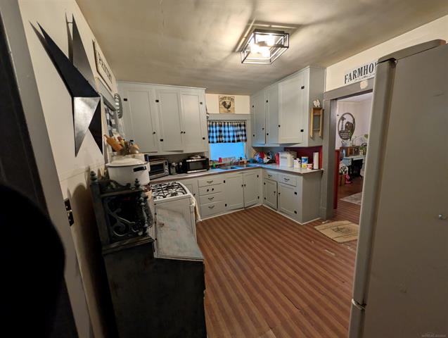 Builiding view nine for 1846 Mills, Muskegon, MI. 49445