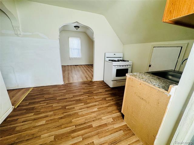 Builiding view fourteen for 19373 Eureka, Detroit, MI. 48234