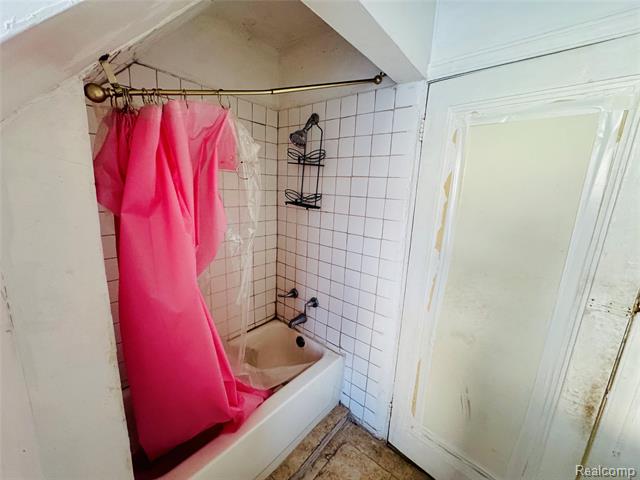 Builiding view nineteen for 19373 Eureka, Detroit, MI. 48234