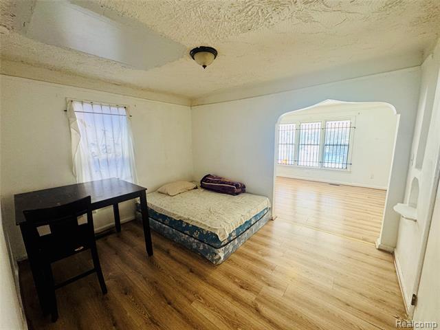 Builiding view six for 19373 Eureka, Detroit, MI. 48234