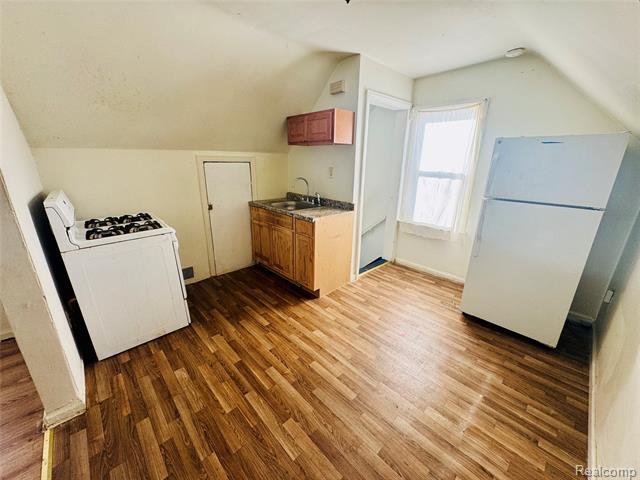 Builiding view thirteen for 19373 Eureka, Detroit, MI. 48234