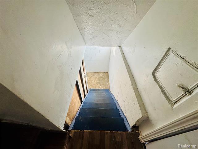 Builiding view twenty three for 19373 Eureka, Detroit, MI. 48234