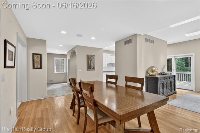 Builiding view fourteen for 2300 Stoney Blf, Milford, MI. 48381
