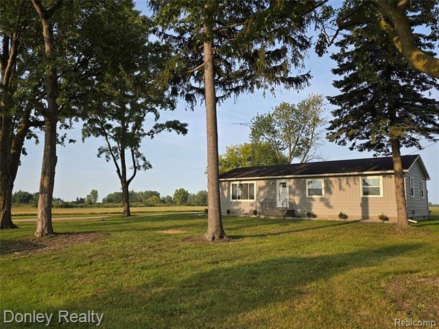 front view for 5044 Bailey Road, Brown City, Mi. 48416