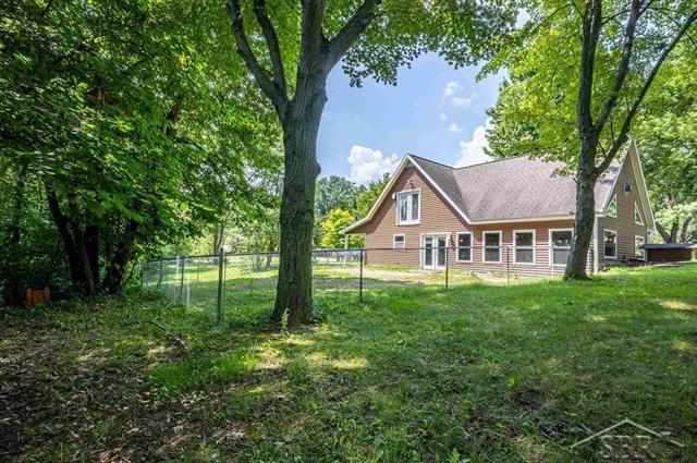 Builiding view fifty five for 4318 Eastman, Midland, MI. 48642