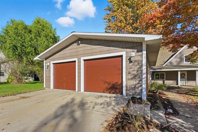 Builiding view two for 4318 Eastman, Midland, MI. 48642