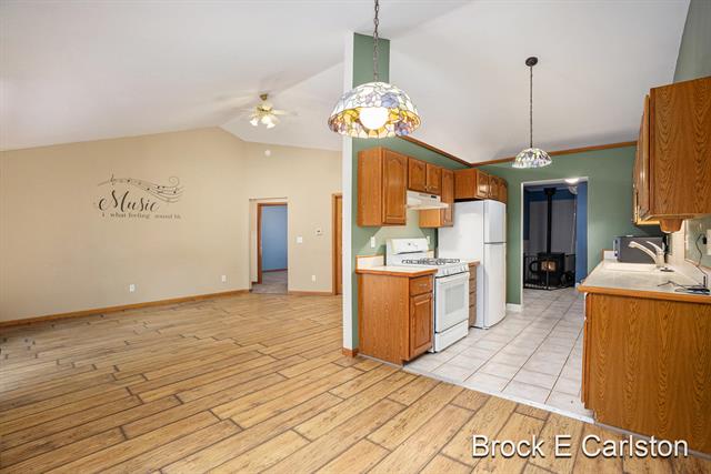 Builiding view eight for 1977 Michillinda, Twin Lake, MI. 49457