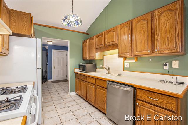 Builiding view ten for 1977 Michillinda, Twin Lake, MI. 49457