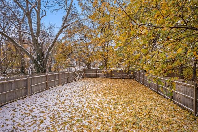 Builiding view eighteen for 617 Elizabeth, Kalamazoo, MI. 49007