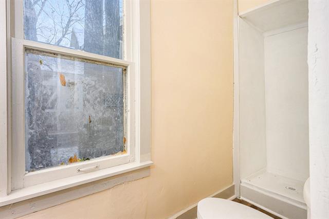 Builiding view sixteen for 617 Elizabeth, Kalamazoo, MI. 49007