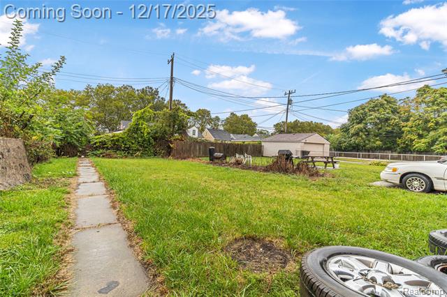 Builiding view sixteen for 2544 Beatrice, Detroit, MI. 48217