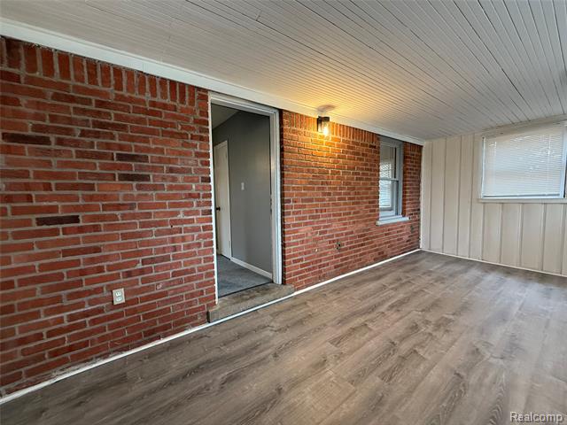 Builiding view forty eight for 18611 Pinehurst, Detroit, MI. 48221