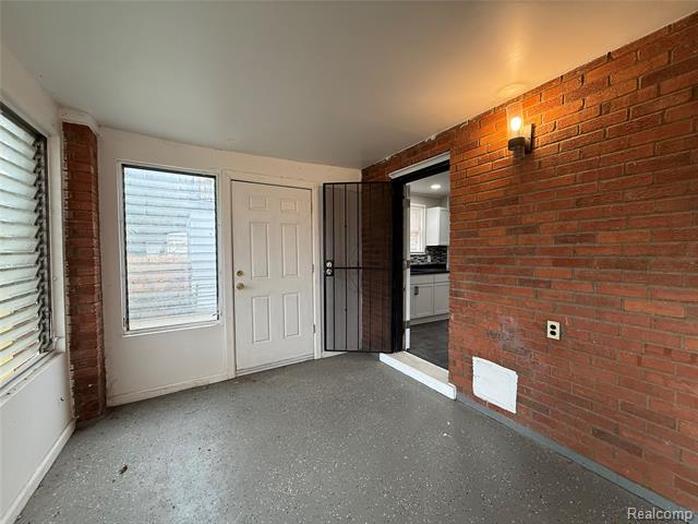 Builiding view nineteen for 18611 Pinehurst, Detroit, MI. 48221