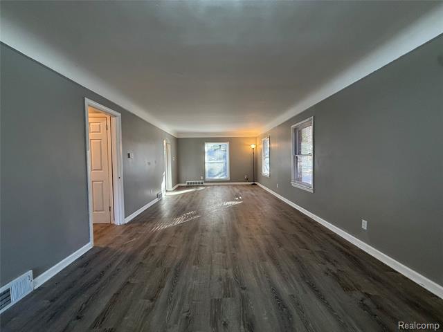 Builiding view six for 18611 Pinehurst, Detroit, MI. 48221