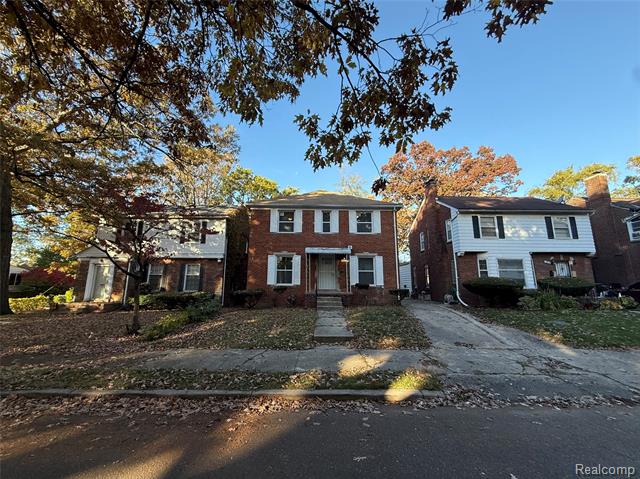 Builiding view sixty one for 18611 Pinehurst, Detroit, MI. 48221