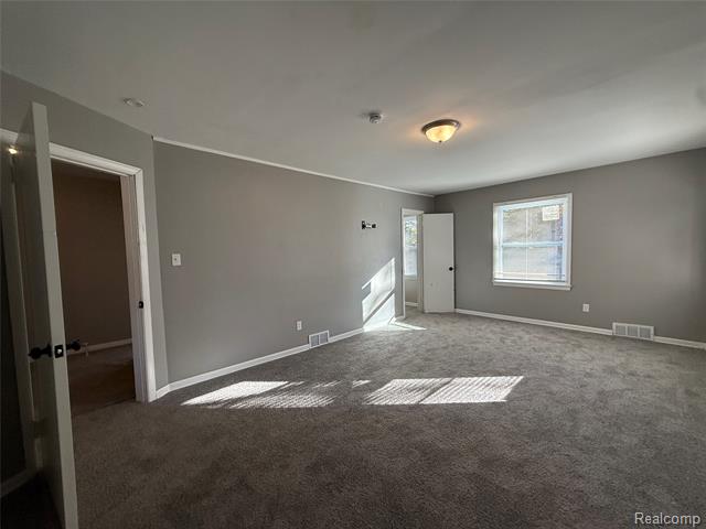 Builiding view thirty three for 18611 Pinehurst, Detroit, MI. 48221