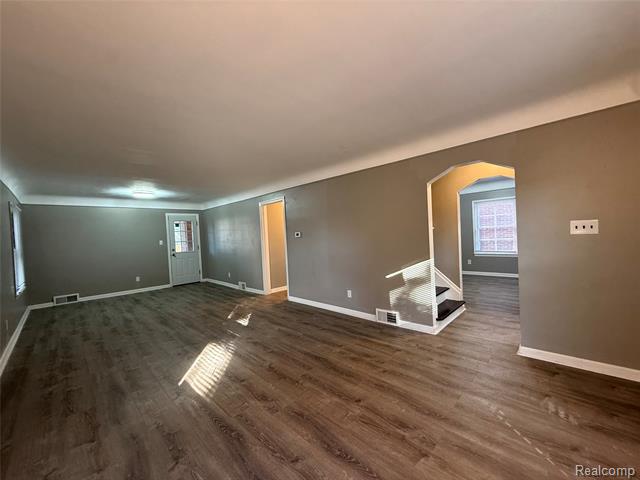 Builiding view three for 18611 Pinehurst, Detroit, MI. 48221