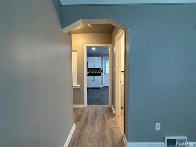 Builiding view twelve for 18611 Pinehurst, Detroit, MI. 48221