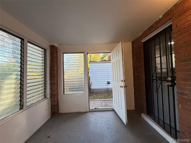 Builiding view twenty five for 18611 Pinehurst, Detroit, MI. 48221