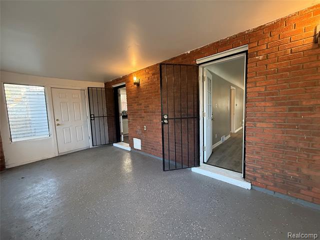 Builiding view twenty one for 18611 Pinehurst, Detroit, MI. 48221